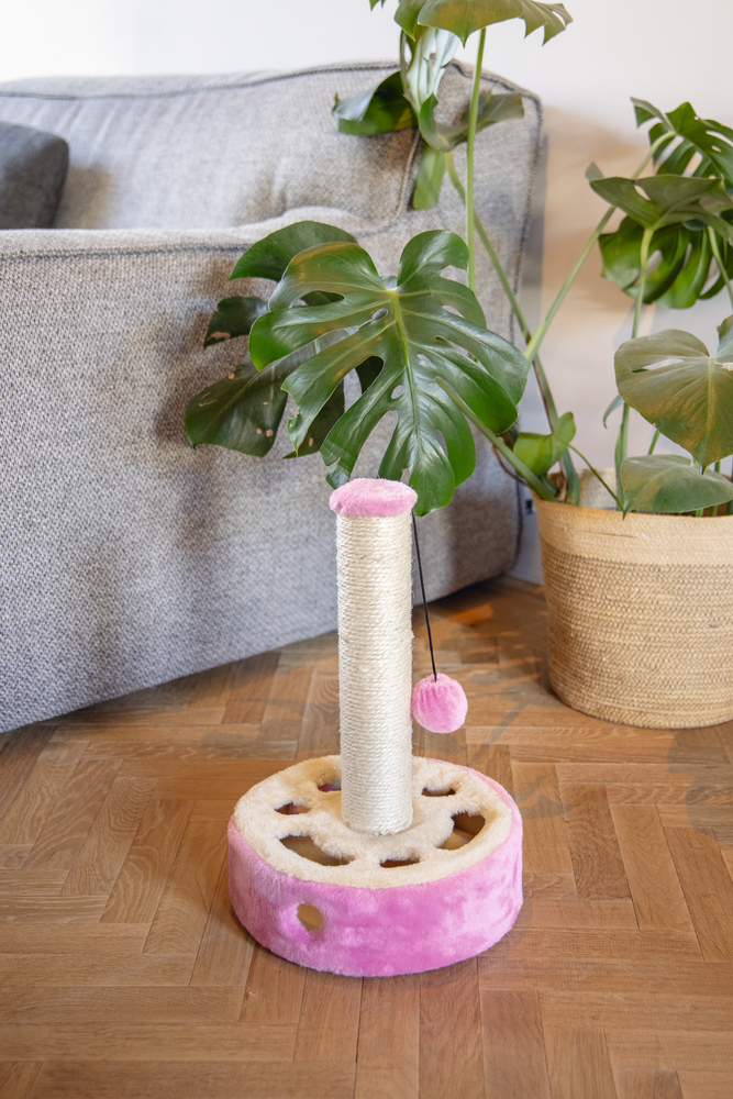 Beeztees Kedi Tırmalama ve Oyuncağı, Pembe, 27x27x40cm