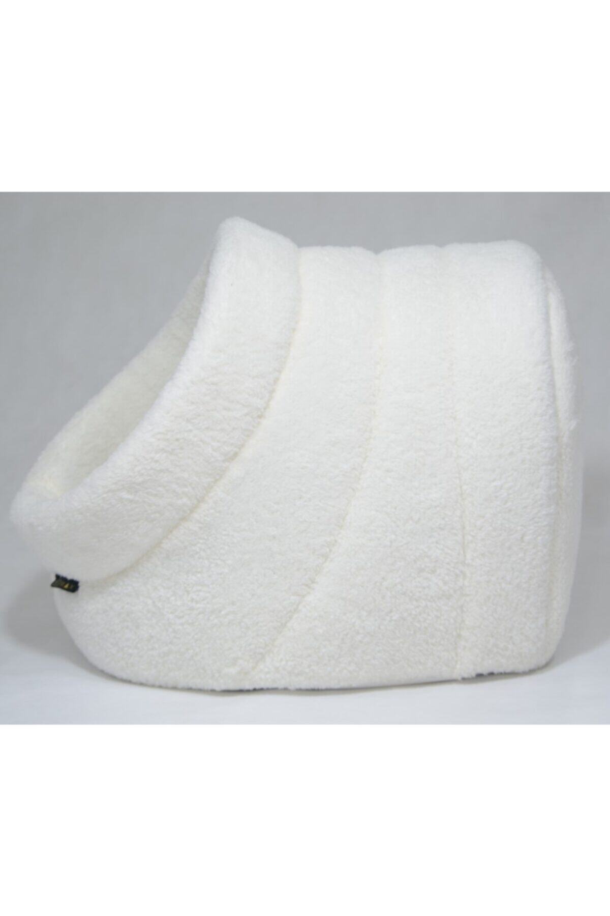 Beyaz Alaska Kedi Evi Yuvası Beyaz Alaska Kedi Evi Yuvası