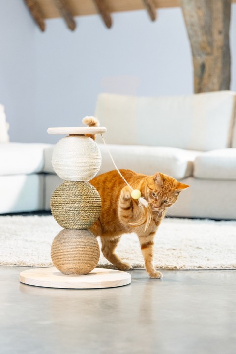 Beeztees DBL Kedi Tırmalama ve Oyuncağı, 34x34x47,5cm