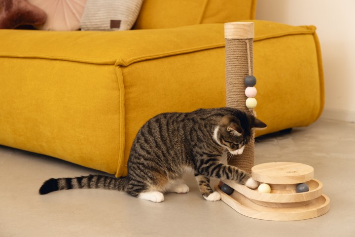Beeztees DBL Kedi Tırmalama ve Oyuncağı, 38x24,5x47,5cm